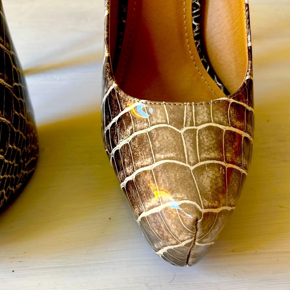 Vintage shoe Dazzle 8 inch platform heels.  Beautiful